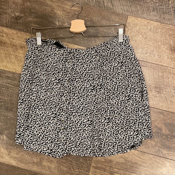 American Eagle Outfitters Dresses & Skirts - american eagle flower skirt
